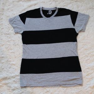 Division 55 Black/Gray Short Sleeved V-Neck Tee M